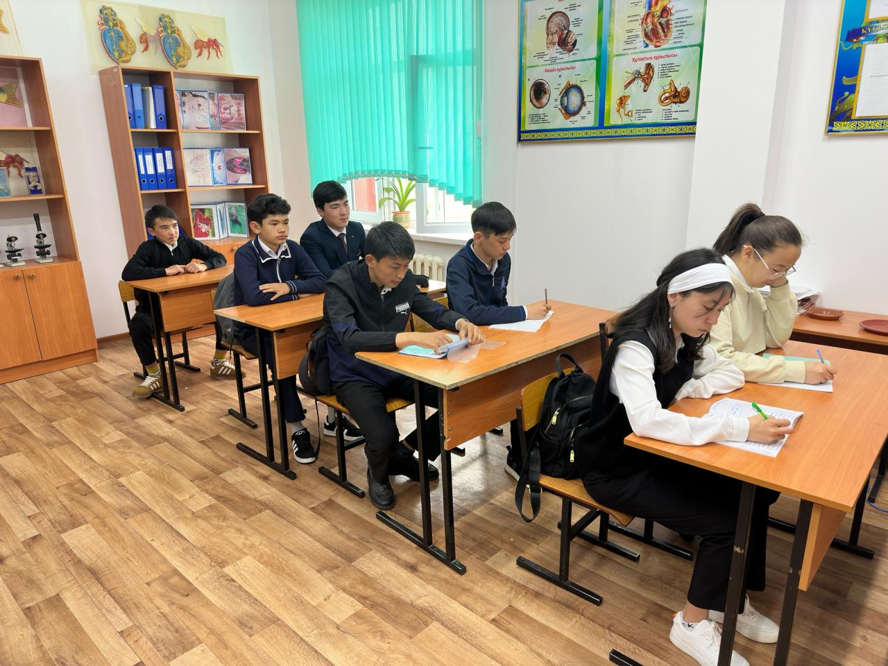 емтиханға дайындық жүргізу туралы оқушыларға түсіндіру