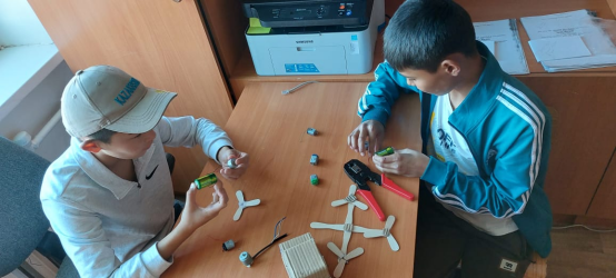 №23 Тескентоған жоббм "Робототехника " үйірмесінен 21.10 күні Роботтың қолын қозғалту сабағы өтті